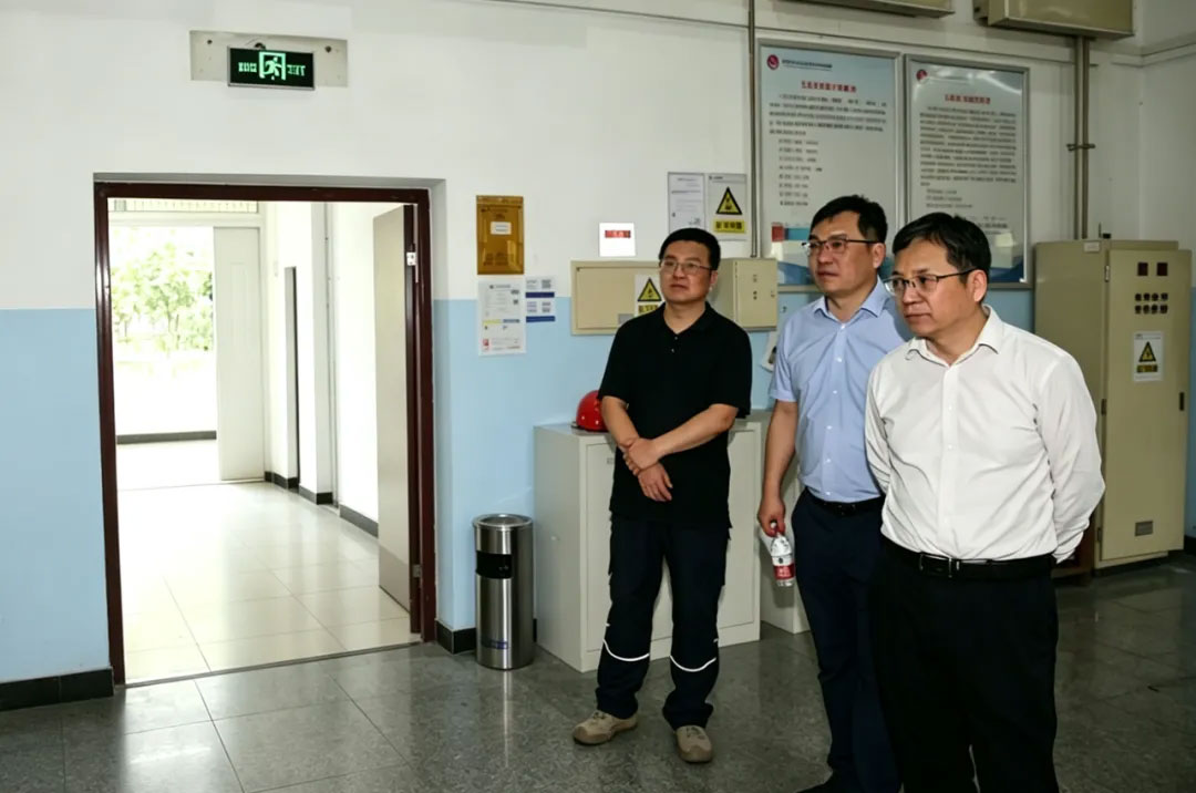 全体校领导分别带队开展校园大安全专项